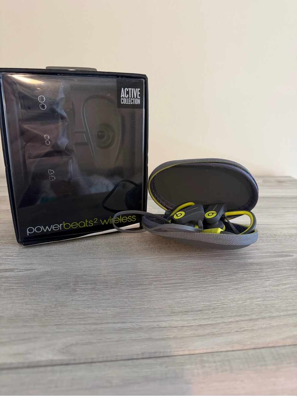 Beats by Dre Powerbeats2 Wireless Earbuds in Gray and Neon Yellow